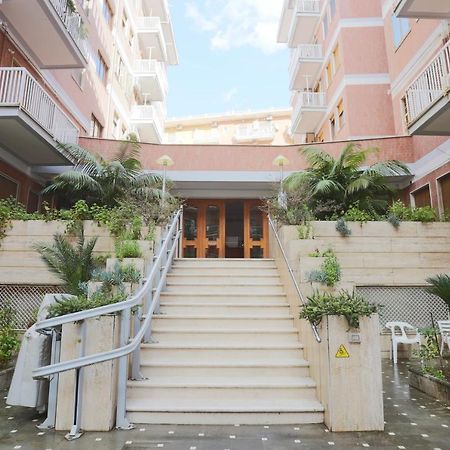 Le Stanze Di Mami Apartment Salerno Bagian luar foto