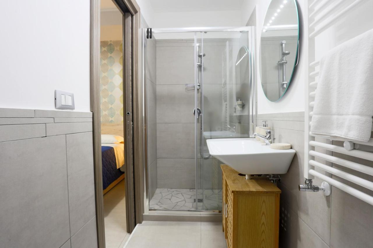 Le Stanze Di Mami Apartment Salerno Bagian luar foto