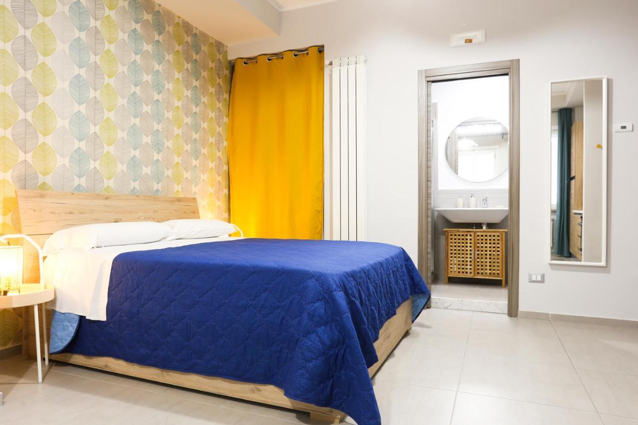 Le Stanze Di Mami Apartment Salerno Bagian luar foto