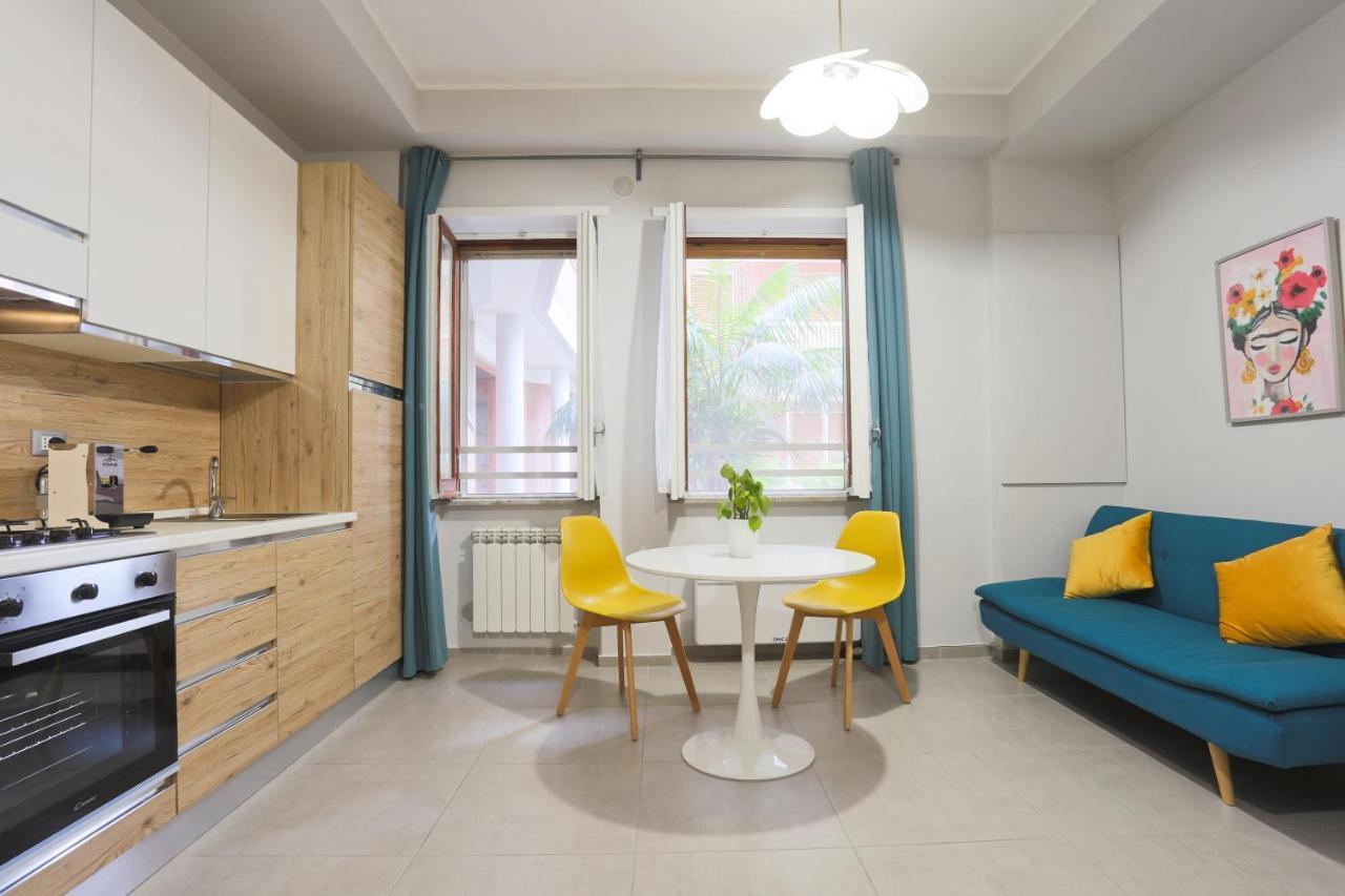 Le Stanze Di Mami Apartment Salerno Bagian luar foto