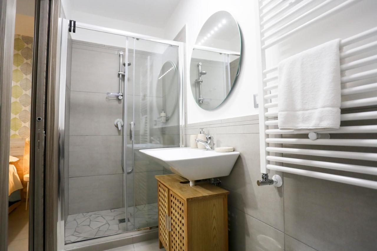 Le Stanze Di Mami Apartment Salerno Bagian luar foto
