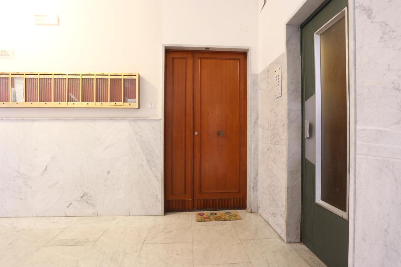 Le Stanze Di Mami Apartment Salerno Bagian luar foto