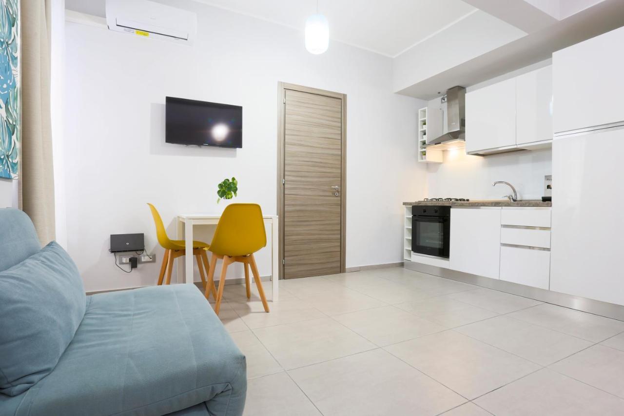 Le Stanze Di Mami Apartment Salerno Bagian luar foto