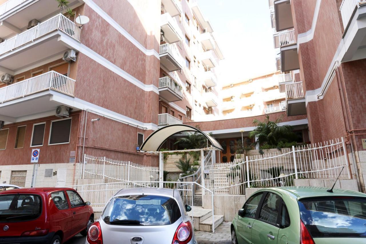 Le Stanze Di Mami Apartment Salerno Bagian luar foto