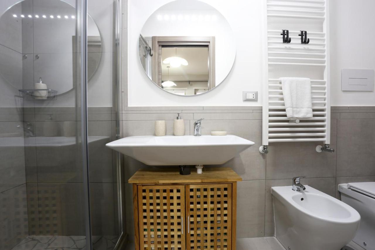 Le Stanze Di Mami Apartment Salerno Bagian luar foto