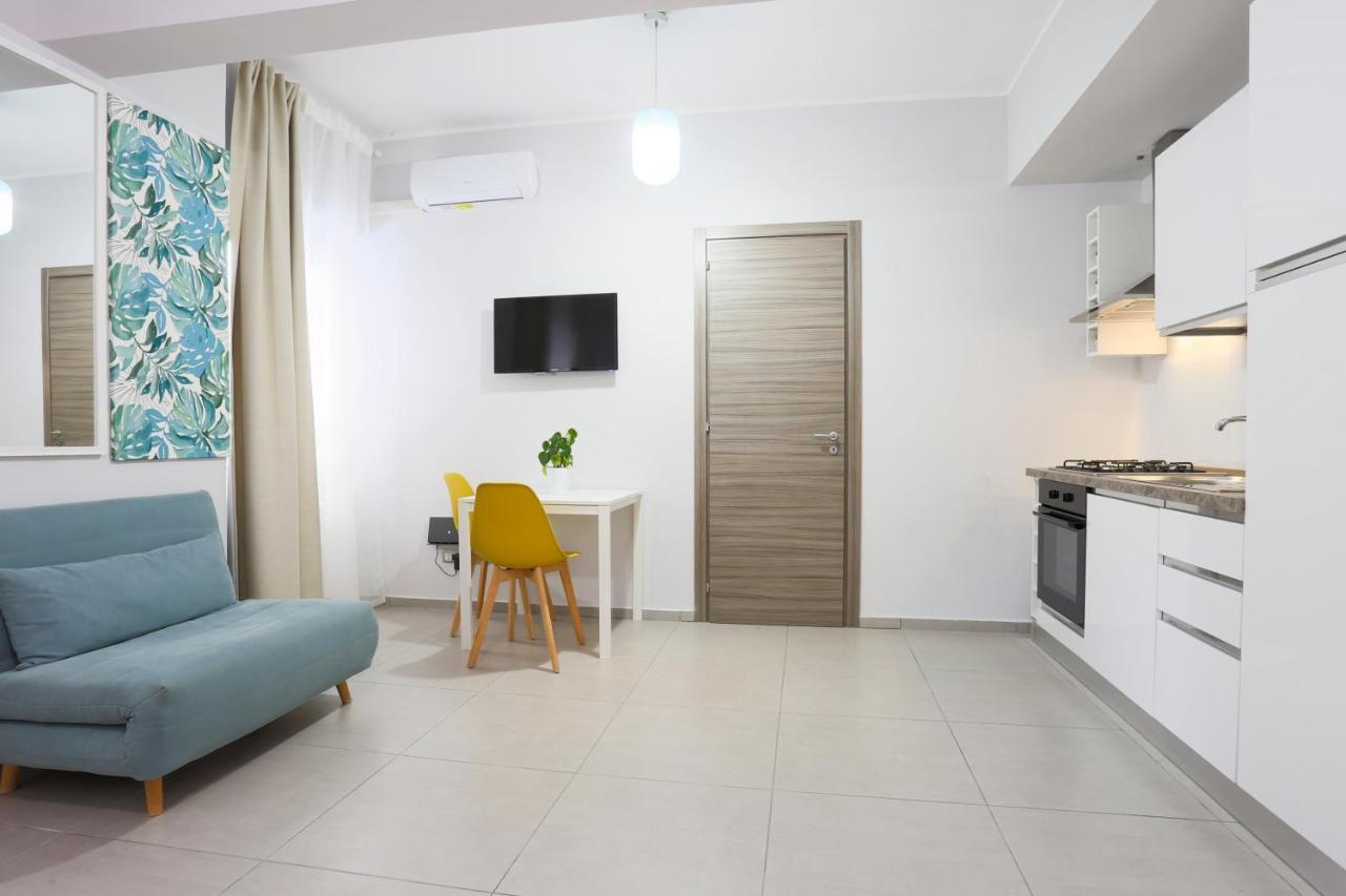 Le Stanze Di Mami Apartment Salerno Bagian luar foto